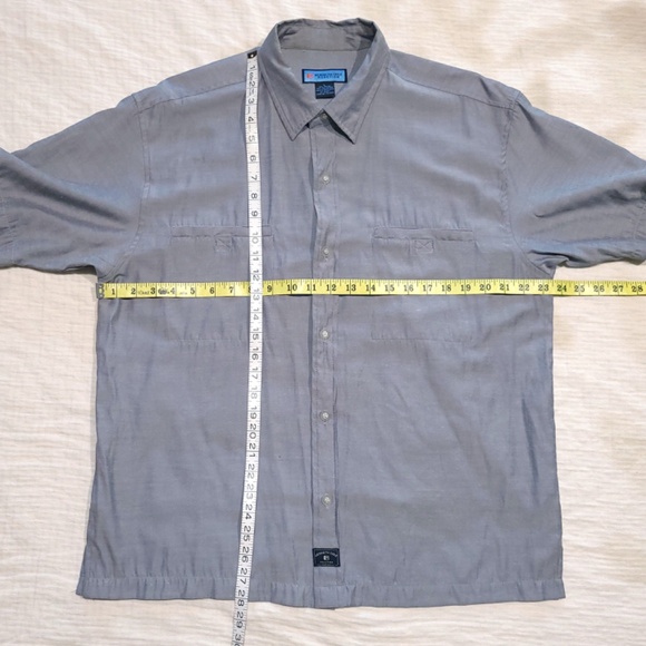 Kenneth Cole Reaction Vintage Button Short Sleeve Gray Silky Shirt Men Lg/Med - Picture 10 of 12